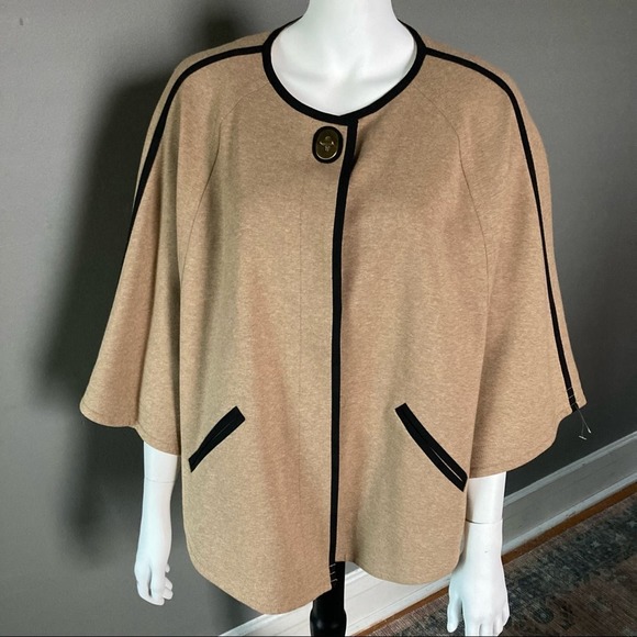 NEW Trina Turk jacket medium cape capelet poncho beige tan - Picture 4 of 11